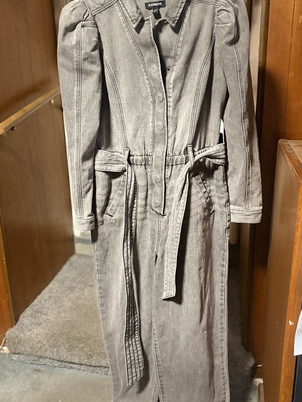 Express NWT Puff Sleeve Tie Waist Gray Wash Denim Utility Jumpsuit Size 6